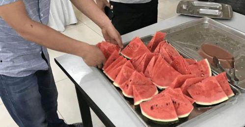 吃瓜服务员,揭秘餐饮行业的新兴职业现象